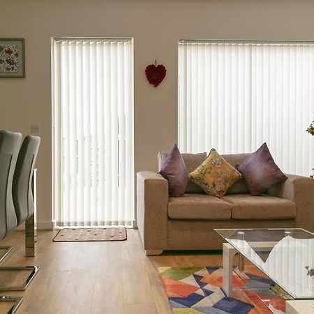 Modern & Exquisite Trumpington Townhouse With Parking & 5 Mins To Papworth Hospital CBG Exterior foto