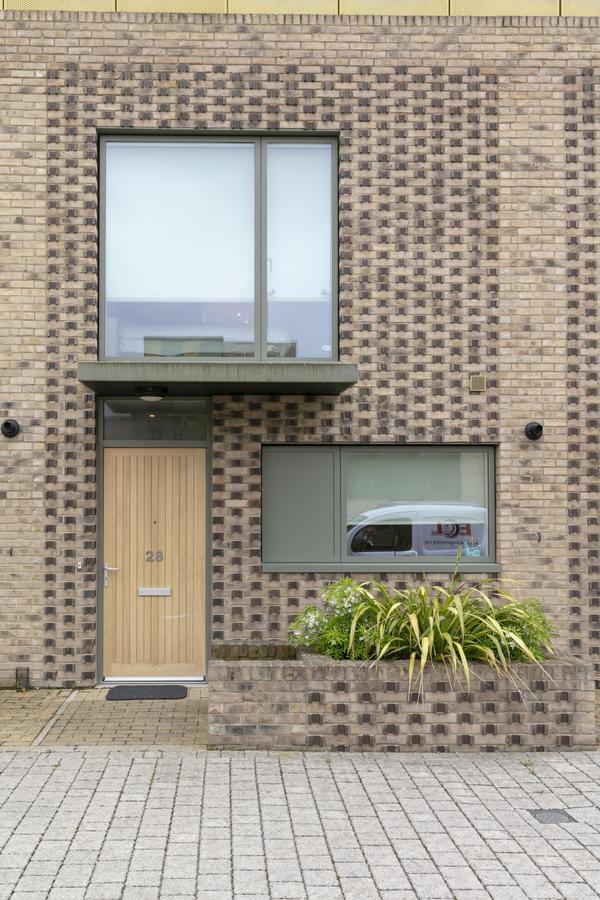 Modern & Exquisite Trumpington Townhouse With Parking & 5 Mins To Papworth Hospital CBG Exterior foto