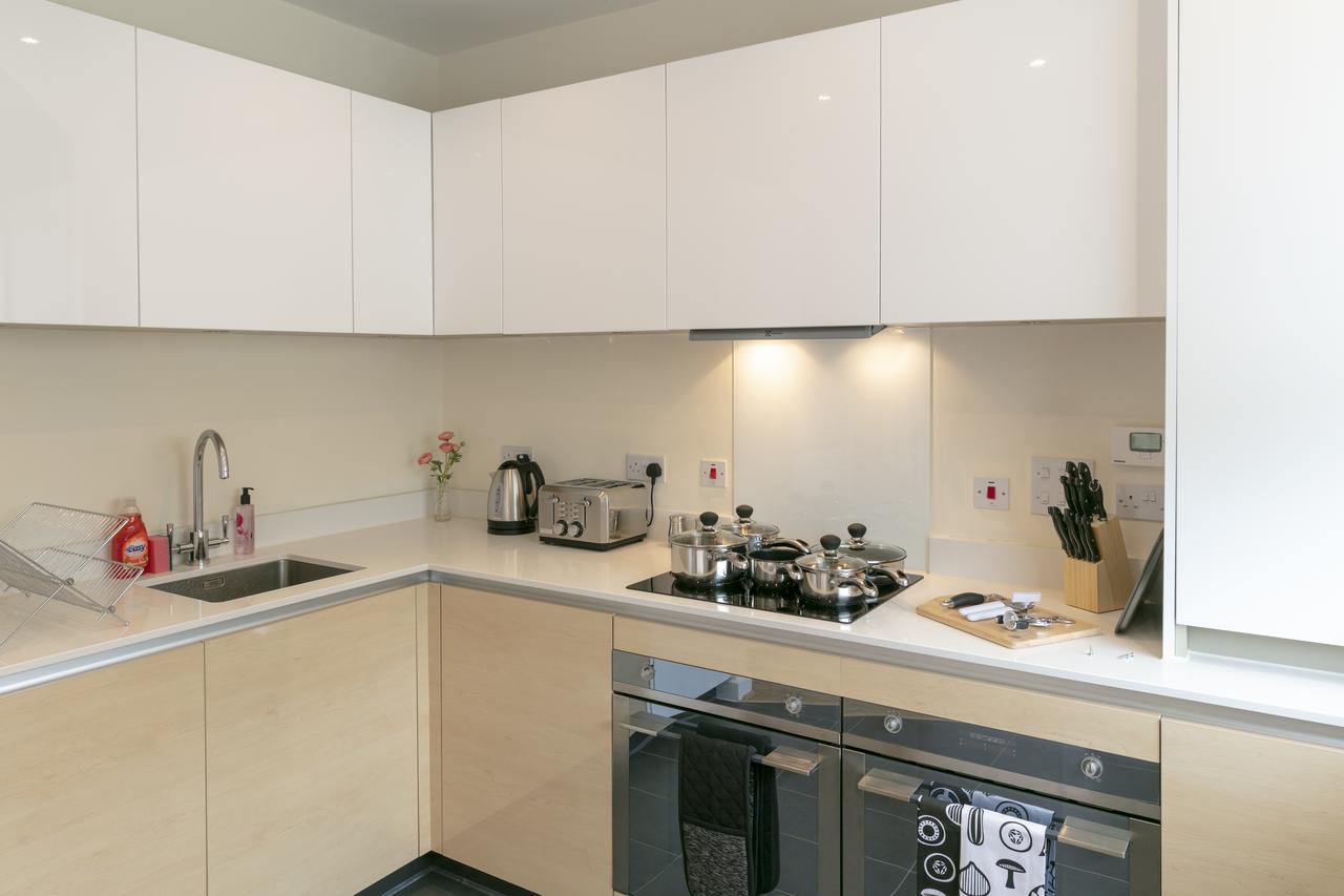 Modern & Exquisite Trumpington Townhouse With Parking & 5 Mins To Papworth Hospital CBG Exterior foto