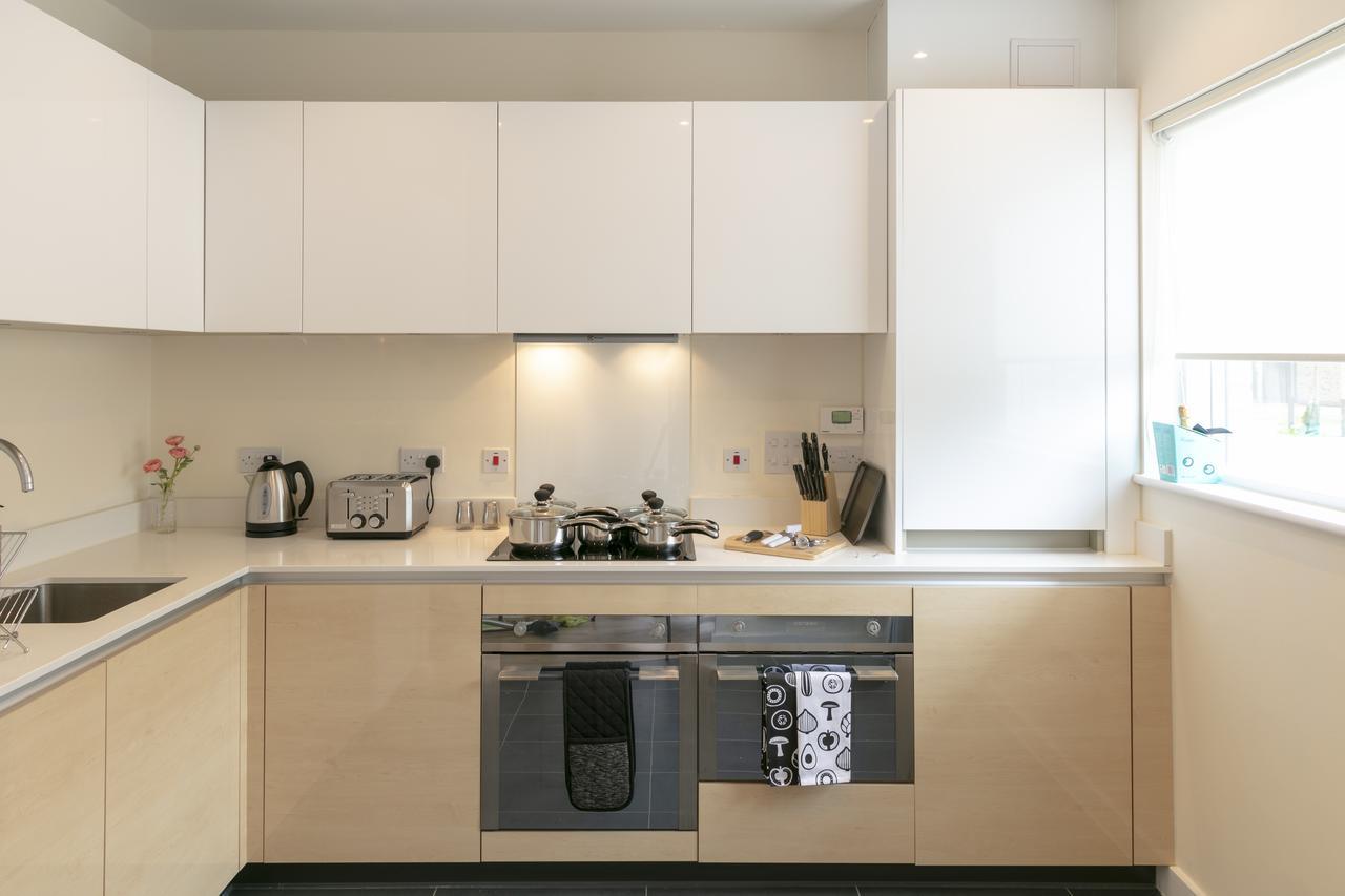 Modern & Exquisite Trumpington Townhouse With Parking & 5 Mins To Papworth Hospital CBG Exterior foto